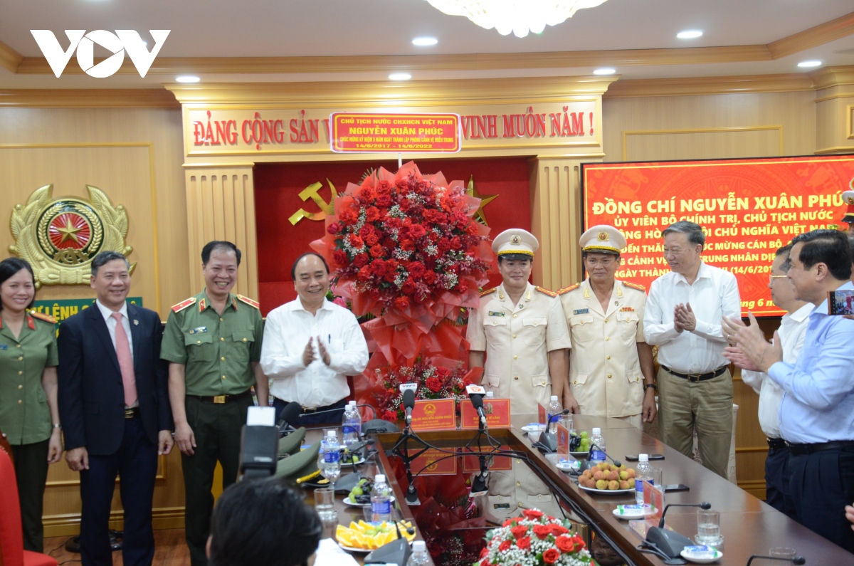 Chủ tịch nước thăm lực lượng Cảnh vệ miền Trung - Bộ Tư lệnh Cảnh vệ