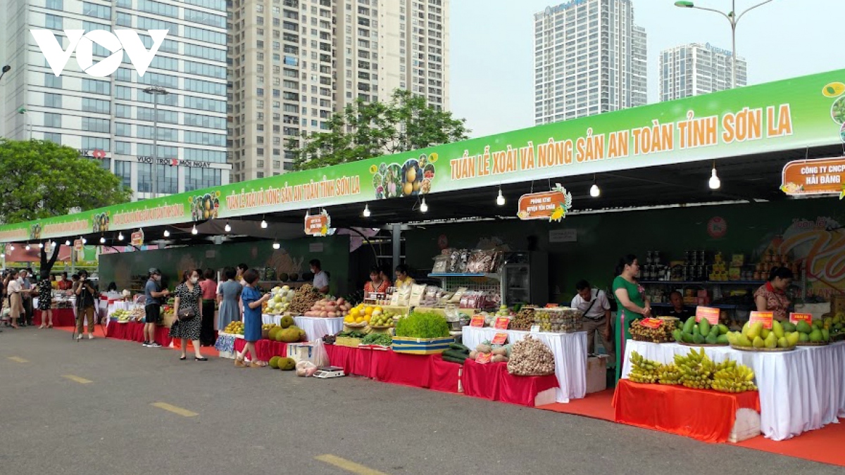 Sơn La giới thiệu 24 gian hàng xoài và nông sản an toàn tại Hà Nội