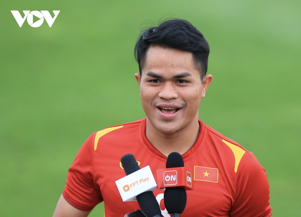 Dụng Quang Nho: “Tôi muốn cùng U23 Việt Nam đá hết 6 trận rồi về”