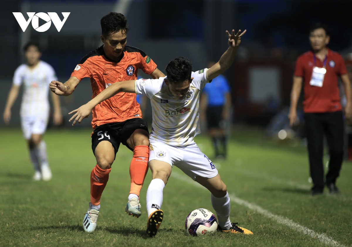 Thất thủ 1-2 trên sân Đà Nẵng, Hà Nội FC tụt lại trong cuộc đua vô địch V-League