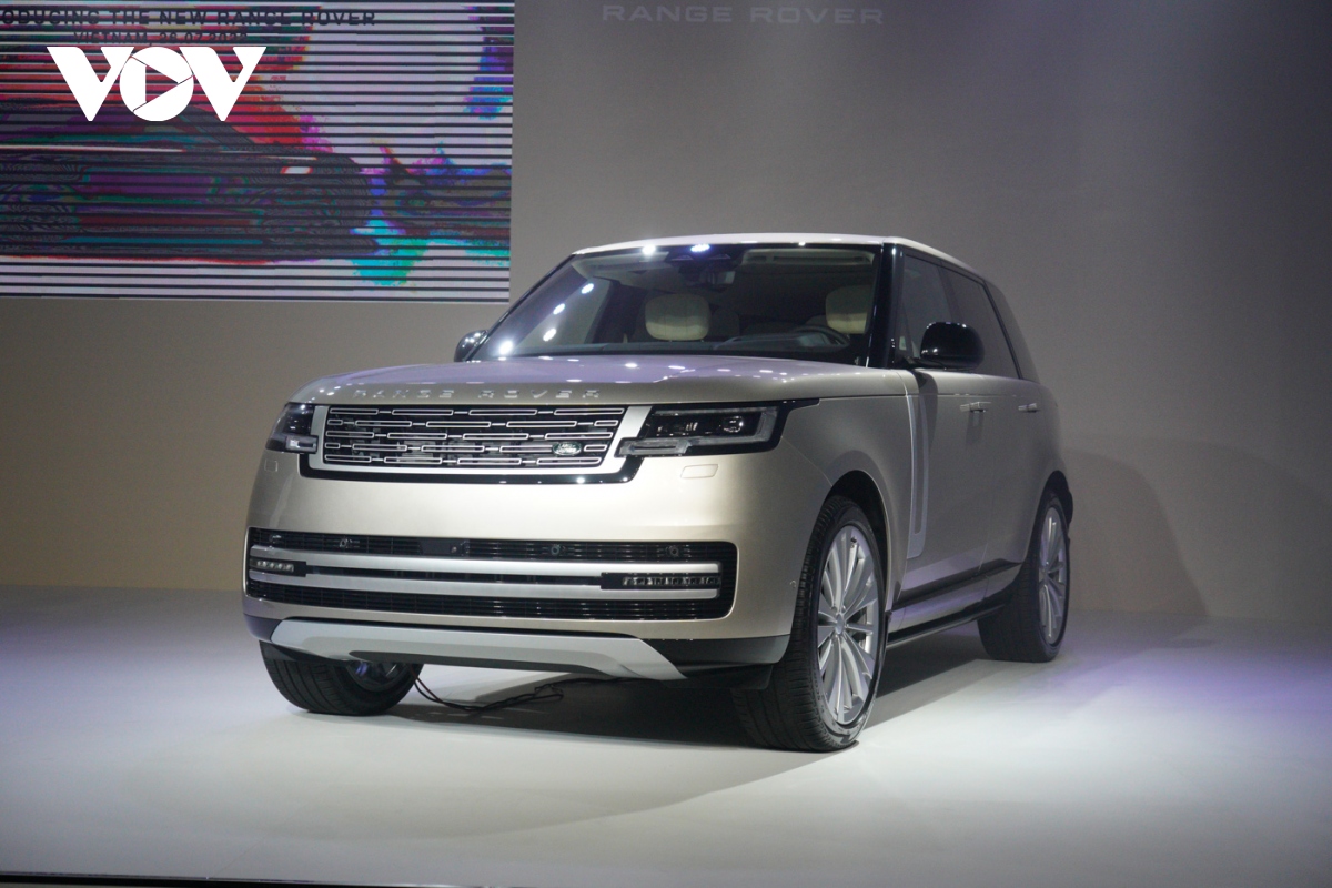 Land Rover ra mắt Range Rover thế hệ mới với giá từ 11,189 tỷ đồng
