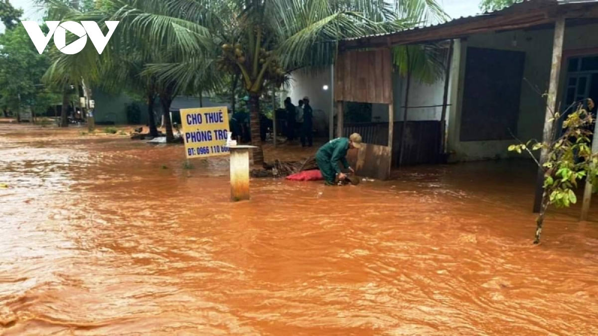 Mưa lớn gây ngập úng ở Bình Phước