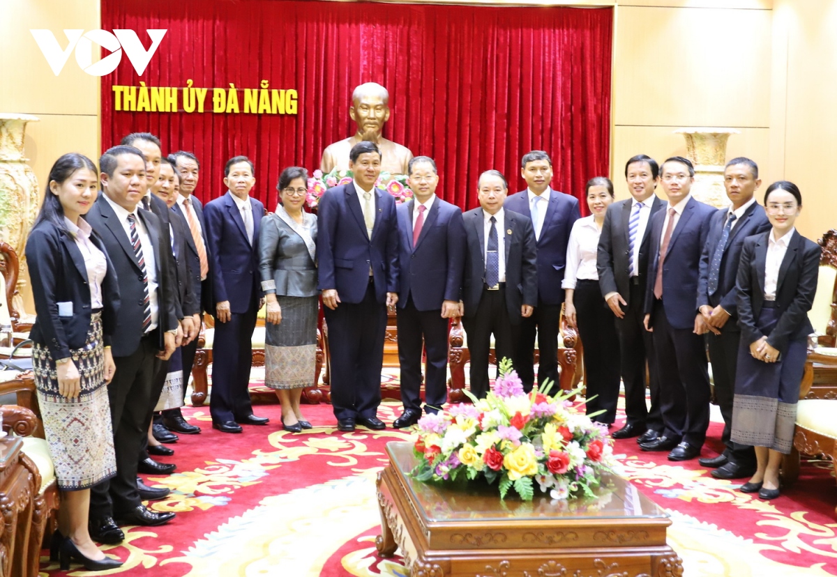 Đoàn cán bộ TANDTC Lào trao đổi kinh nghiệm xét xử tại Đà Nẵng