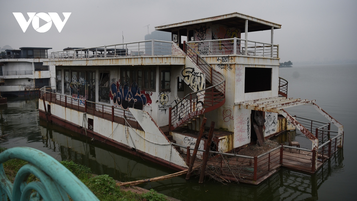 Hà Nội cho phép tàu, thuyền kinh doanh trở lại trên Hồ Tây
