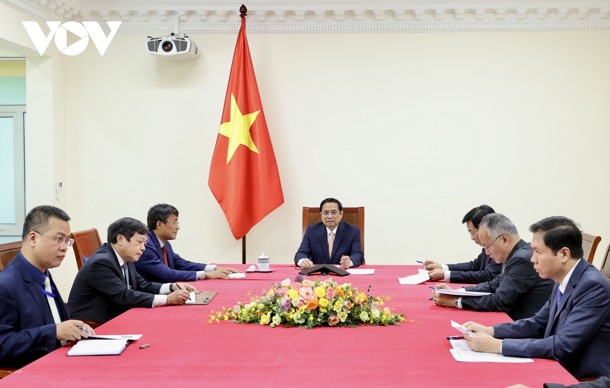 Thủ tướng Phạm Minh Chính điện đàm với Thủ tướng Nội các Hàn Quốc