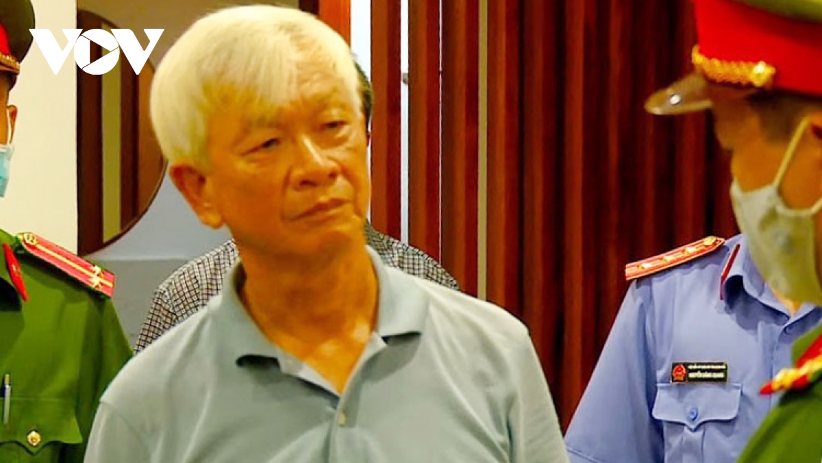 Cựu Chủ tịch và Cựu Phó Chủ tịch UBND tỉnh Khánh Hòa tiếp tục bị truy tố