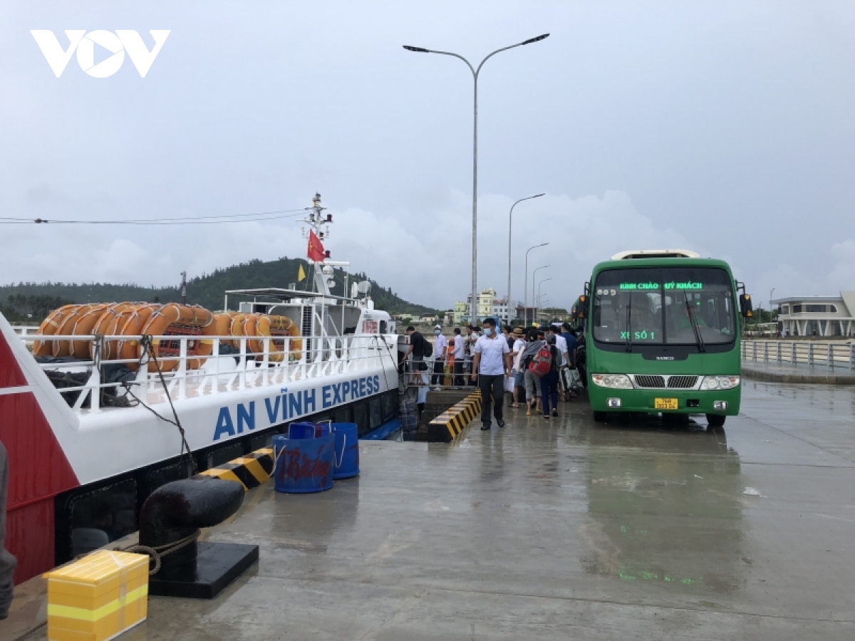 Vận hành thử nghiệm cảng Bến Đình ở Lý Sơn