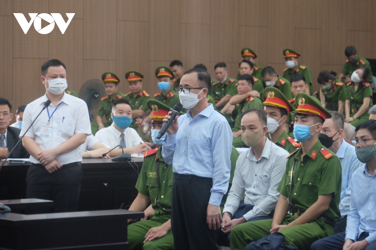Xét xử cựu Bí thư Bình Dương Trần Văn Nam: Hai bị cáo có đơn xin xử vắng mặt