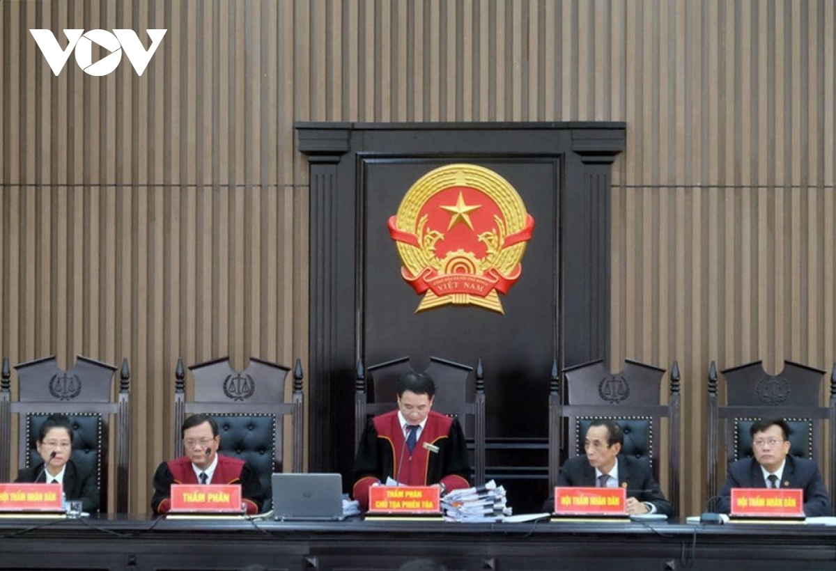 Cựu Bí thư Bình Dương Trần Văn Nam nhận mức án 7 năm tù giam