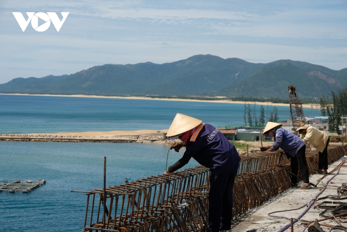 Cầu vượt biển Đề Gi mở ra không gian phát triển mới ở Bình Định