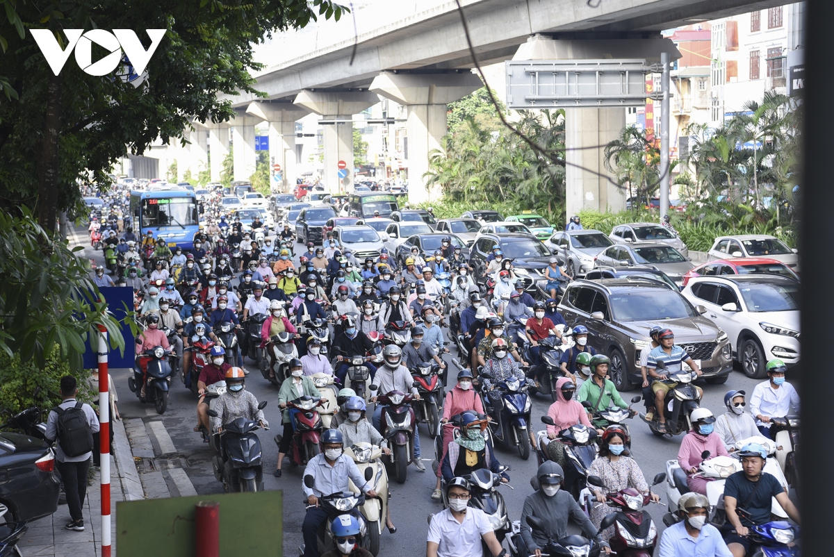 Người dân Hà Nội nói gì sau 3 ngày phân làn đường Nguyễn Trãi?