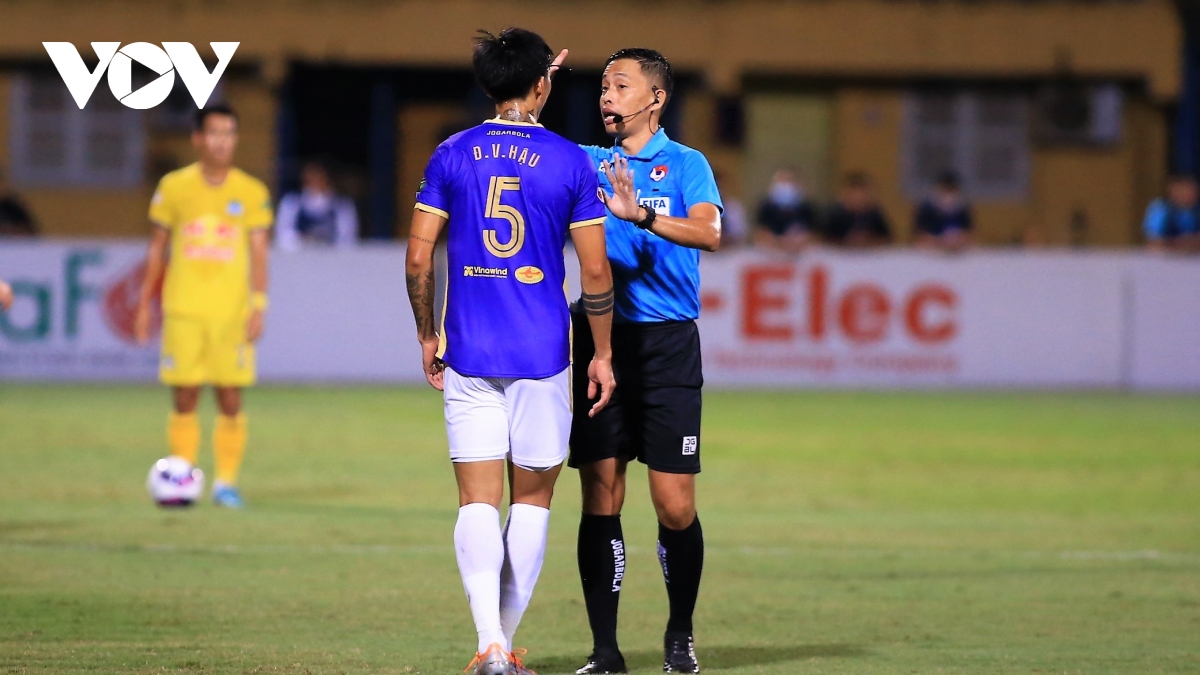 Trọng tài Ngô Duy Lân bị treo còi ở vòng 13 V-League 2022
