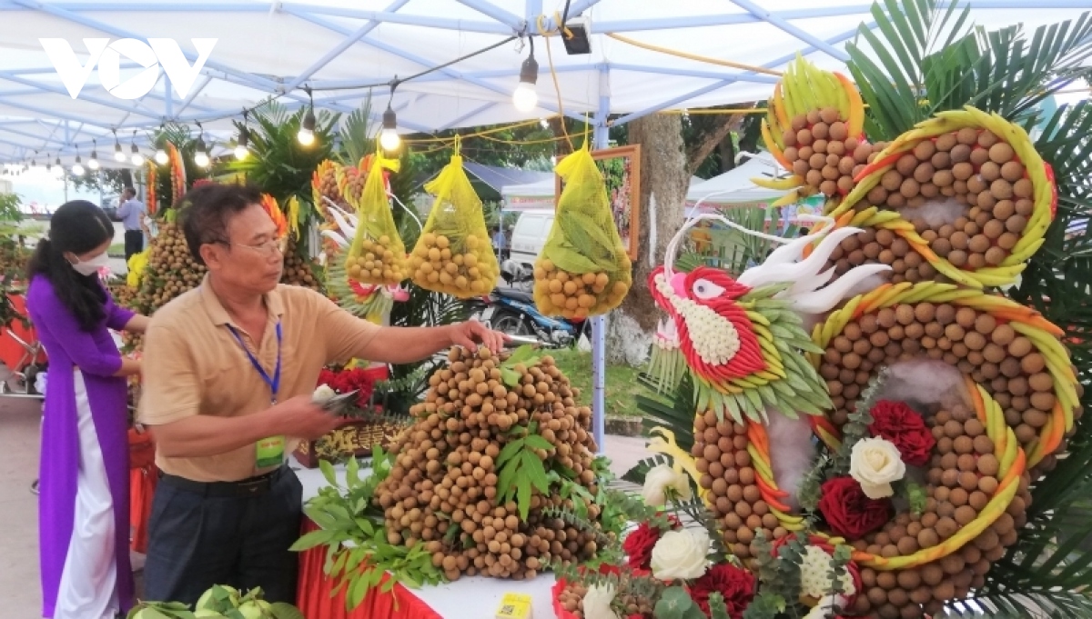 Khai mạc Hội chợ xúc tiến thương mại tiêu thụ nhãn và nông sản Hưng Yên