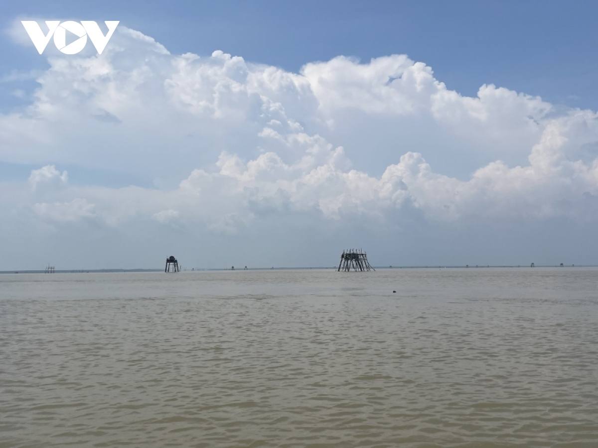 Hải Phòng cắm phao tiêu khu vực nuôi trồng thủy sản không phép tại huyện Kiến Thụy
