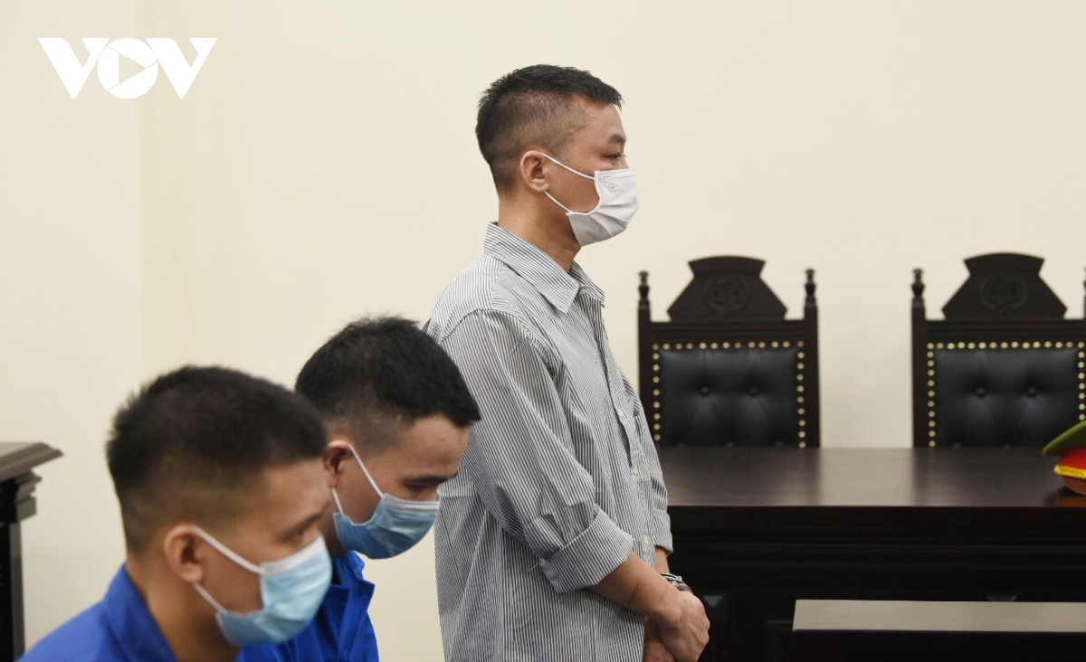 Ba người trong một gia đình vào tù vì cơn "cuồng ghen"