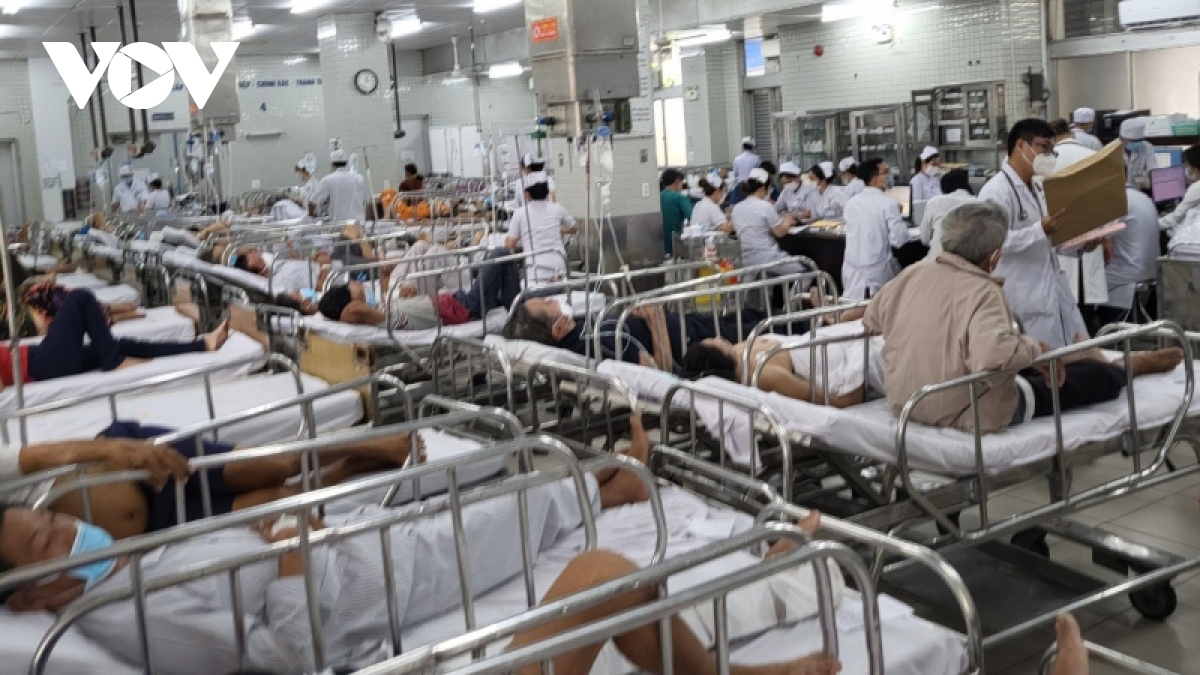 Ca bệnh cấp cứu tại Bệnh viện Chợ Rẫy tăng vọt sau kỳ nghỉ lễ
