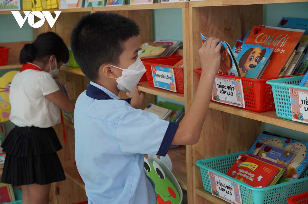 TP.HCM trao tặng hơn 50.000 đầu sách cho thư viện nhiều trường tiểu học