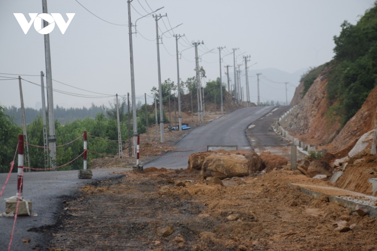 Bình Định khẩn trương khắc phục sạt lở, ứng phó mưa lớn những ngày tới