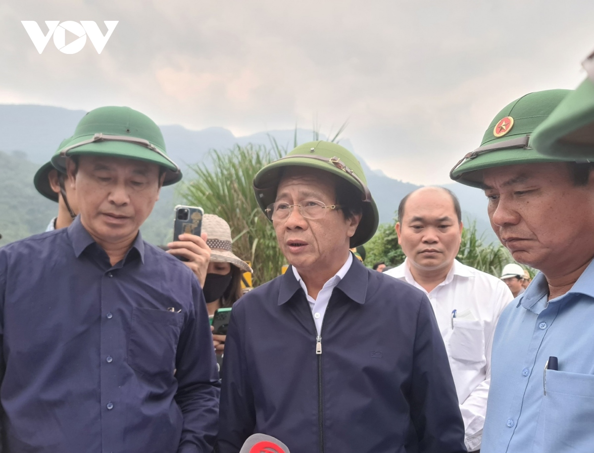 Phó Thủ tướng Lê Văn Thành kiểm tra khắc phục hậu quả mưa lũ tại Quảng Trị