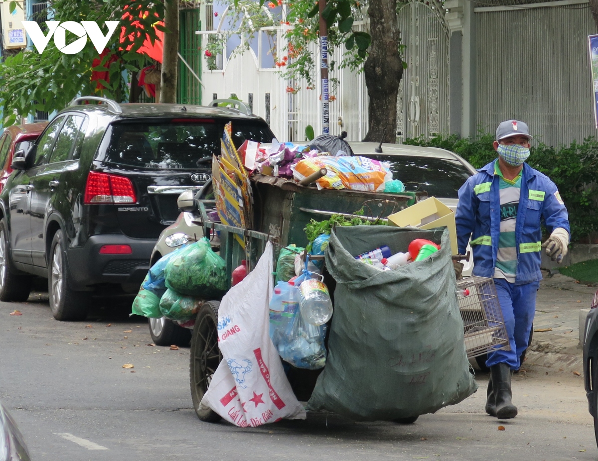 Sau một ngày tạm ngưng, nhà máy xử lý rác lớn nhất Quảng Ngãi hoạt động trở lại
