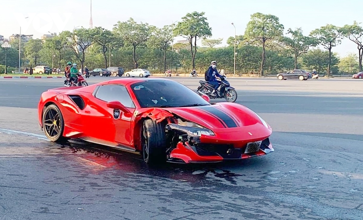 Siêu xe Ferrari biển ngoại giao gây tai nạn, xử lý như thế nào?