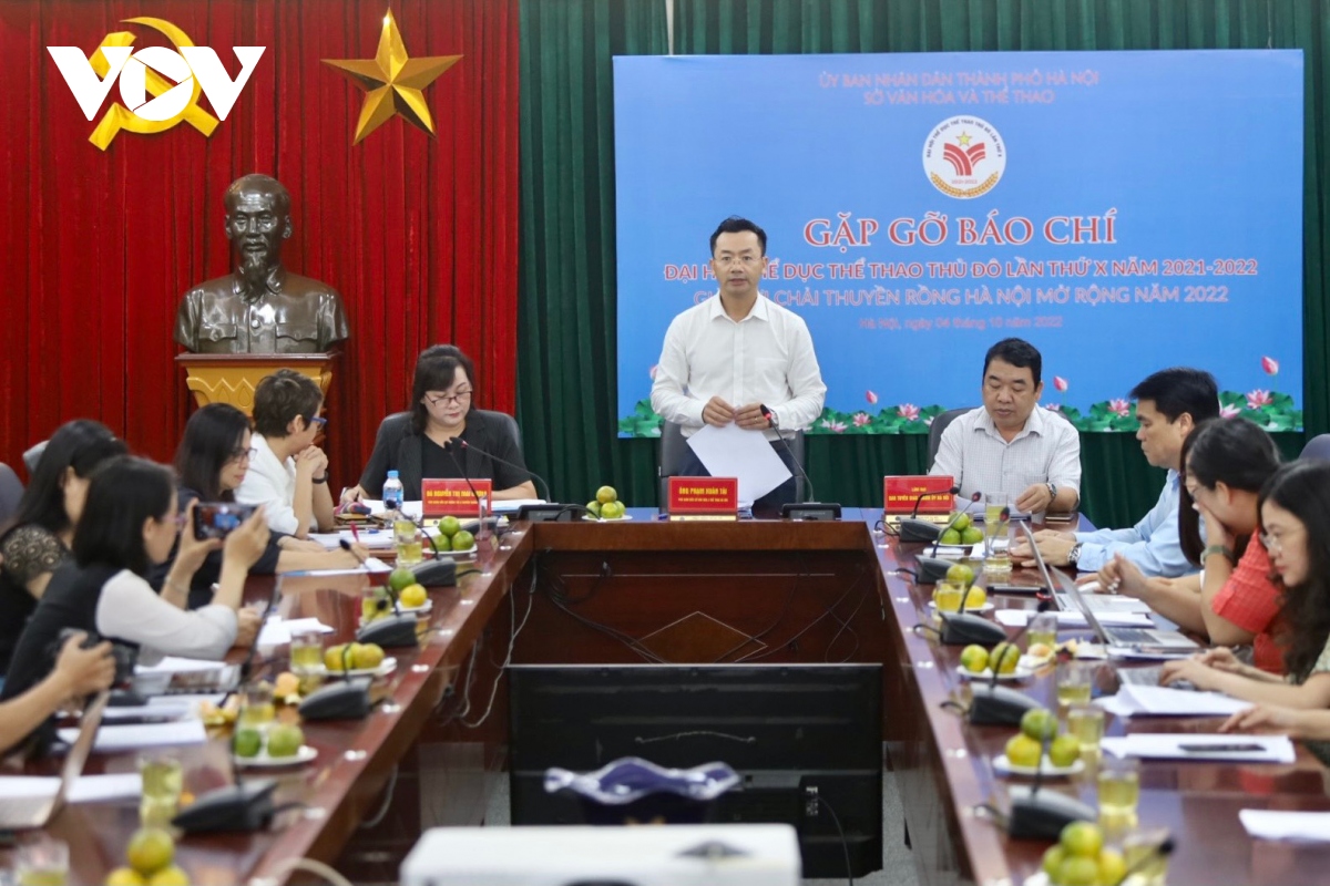 Hơn 500 VĐV tham dự giải bơi chải thuyền rồng Hà Nội năm 2022