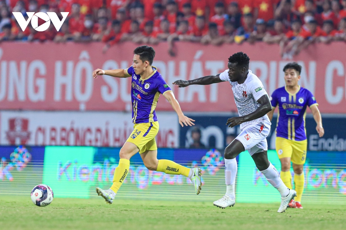 Việt Anh phản lưới nhà, Văn Công "biếu" bàn thắng, Hà Nội FC thất thủ trước Hải Phòng