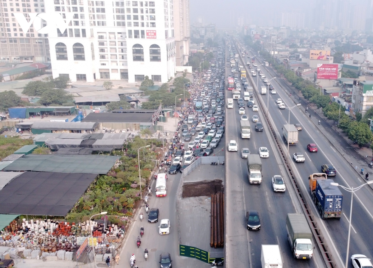 Hà Nội sẽ xén dải phân cách trên đường Nguyễn Xiển, đoạn có "lô cốt" chặn đường