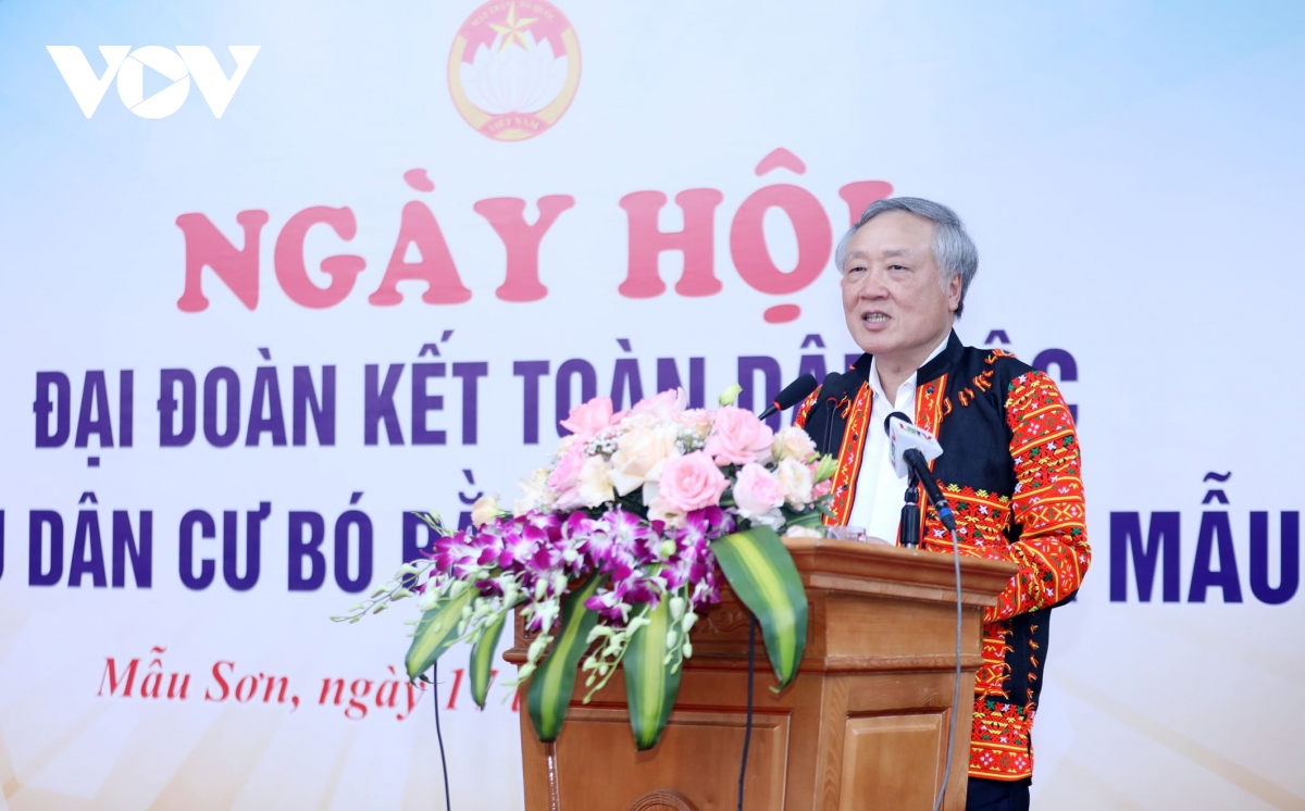 Ủy viên Bộ Chính trị Nguyễn Hòa Bình dự Ngày hội Đại đoàn kết tại Mẫu Sơn