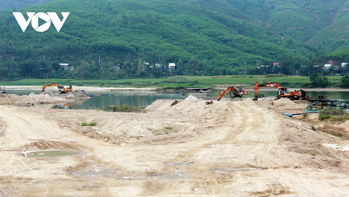 Chủ mỏ “thổi giá” vật liệu xây dựng, Quảng Nam sẽ thu hồi giấy phép