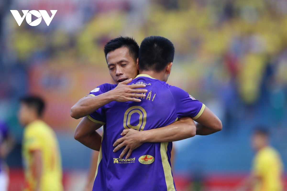 Bị Thanh Hóa cầm hòa, Hà Nội FC chưa thể chạm tay vào chức vô địch