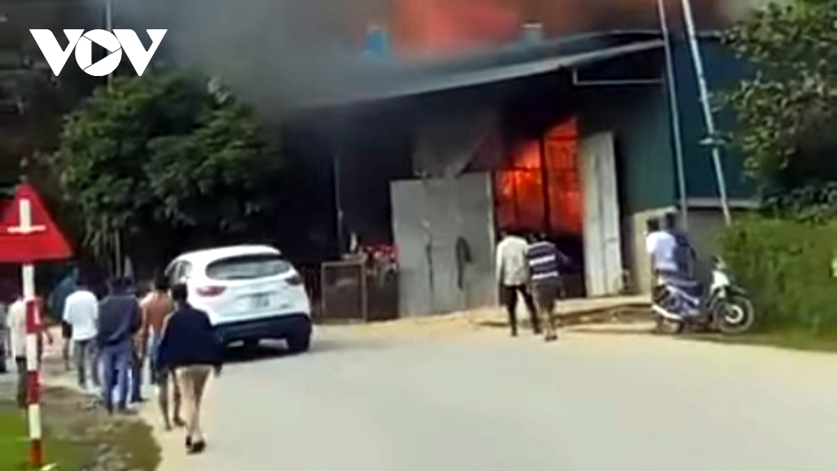 Cháy lớn khiến 1 nhà dân ở Điện Biên bị thiêu rụi nhiều tài sản