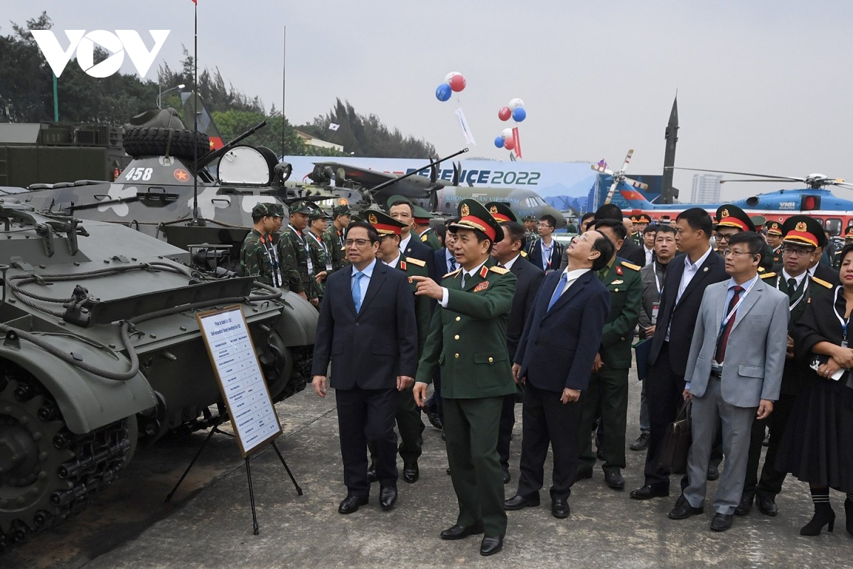 Thủ tướng bấm nút khai mạc Triển lãm Quốc phòng quốc tế Việt Nam 2022