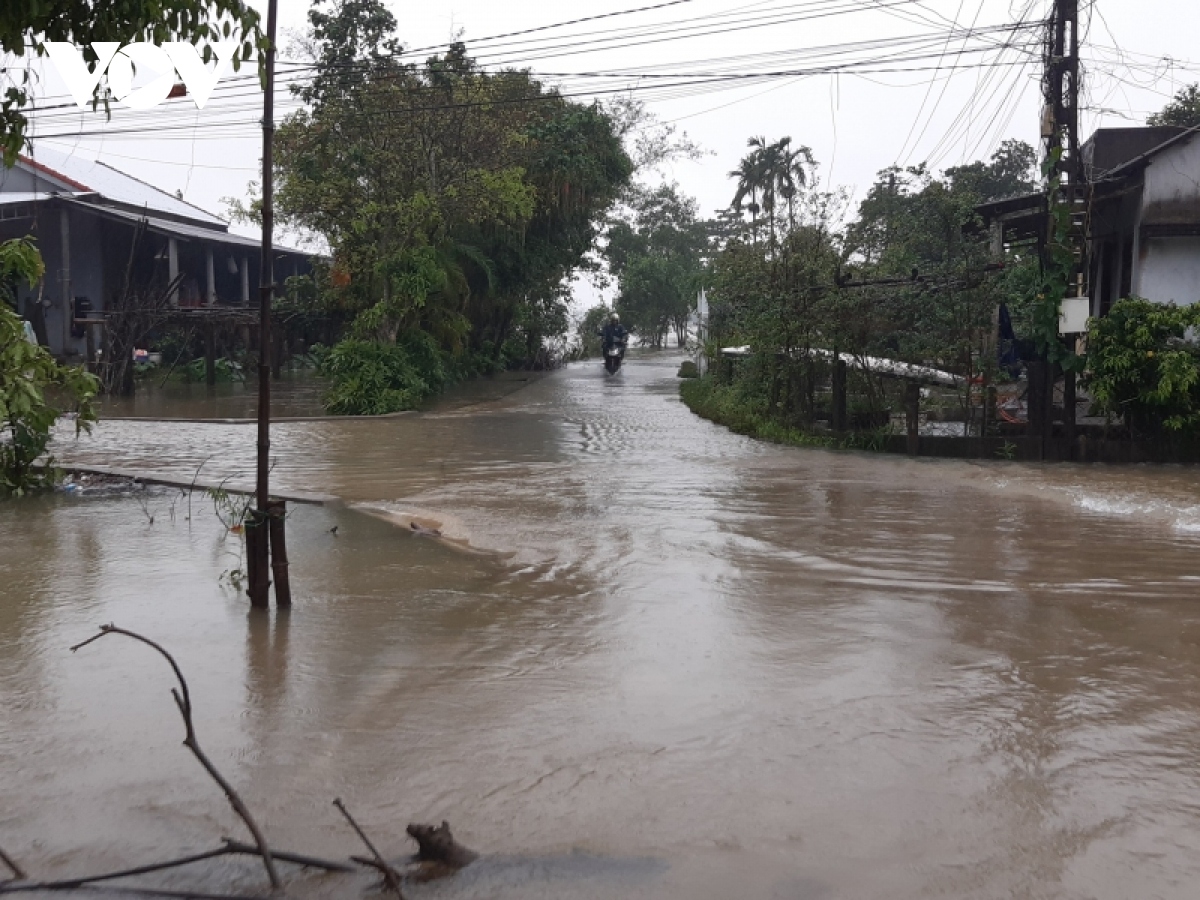 Một số vùng trũng thấp ở Thừa Thiên Huế ngập lụt kéo dài