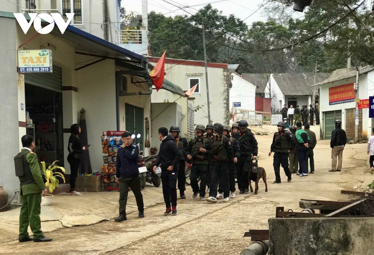 Siết chặt vòng vây truy bắt tên buôn ma túy mang theo súng trốn ở Sơn La