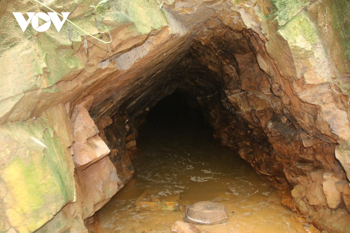 Phát hiện điểm khai thác vàng trái phép trong rừng ở Gia Lai