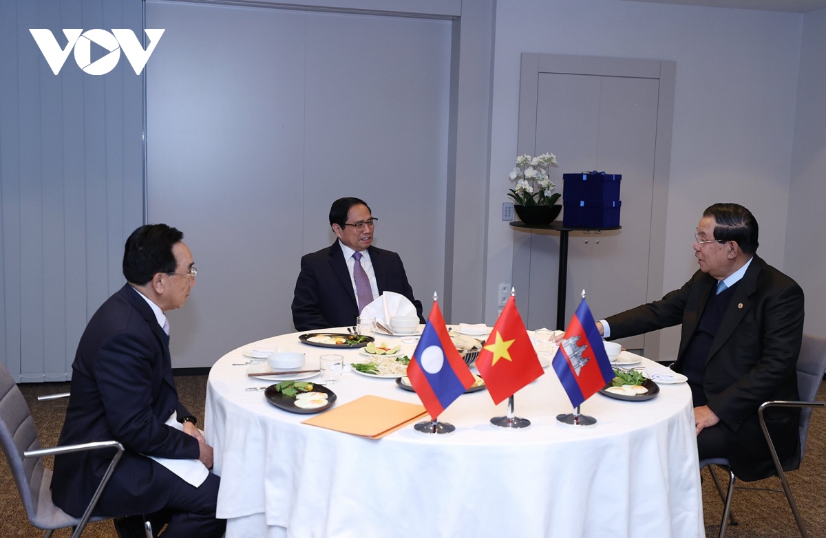 Thủ tướng 3 nước Việt Nam-Lào-Campuchia gặp gỡ bàn biện pháp tăng cường hợp tác