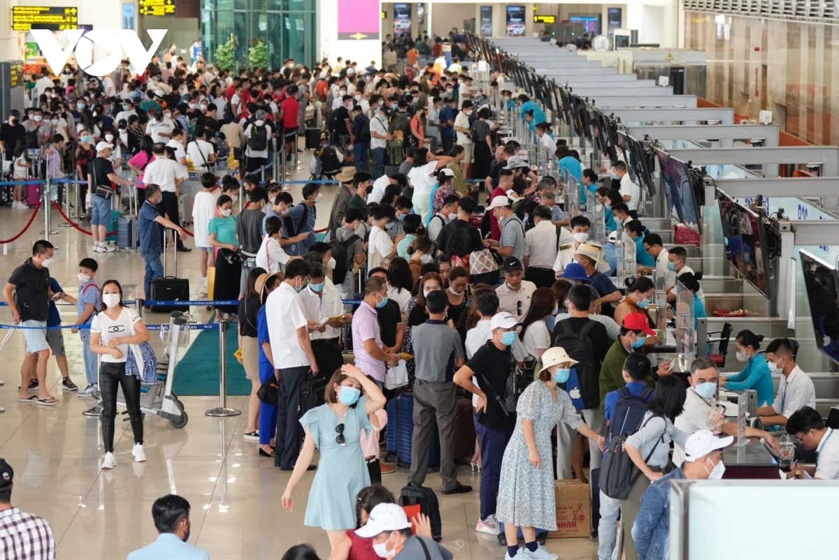Sân bay Tân Sơn Nhất tăng thêm gần 6.000 vé mỗi ngày dịp Tết 2023