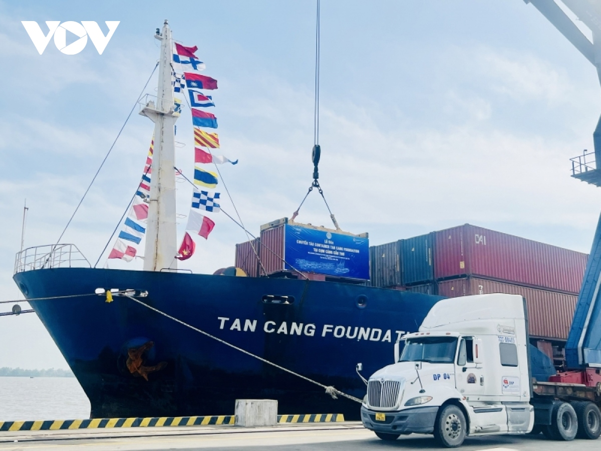 Tái khởi động chuyến tàu Container vào cụm Cảng Cần Thơ