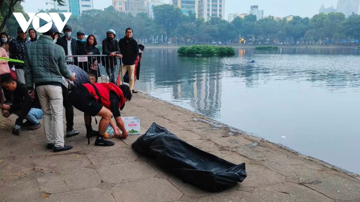Tìm thấy thi thể nam giới nghi tự tử tại hồ Thiền Quang