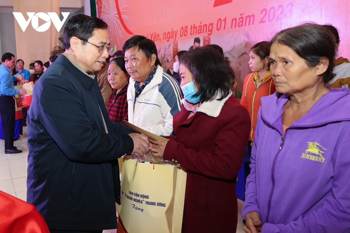 Thủ tướng chia sẻ với công nhân và người lao động dịp Tết