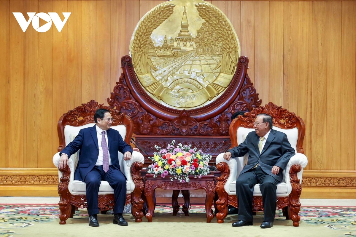 Thủ tướng Phạm Minh Chính thăm các đồng chí nguyên lãnh đạo cấp cao của Lào