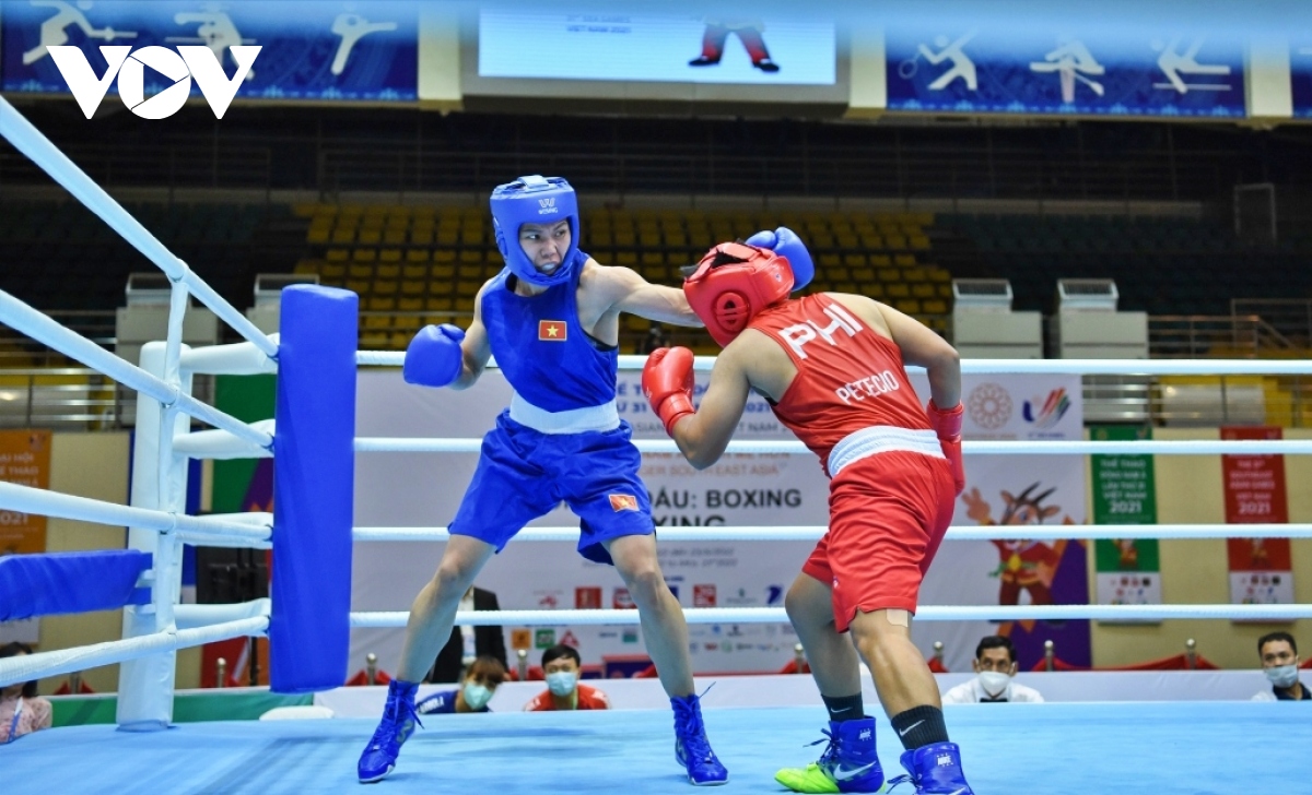 Đội boxing nữ Việt Nam tranh tài ở giải vô địch thế giới