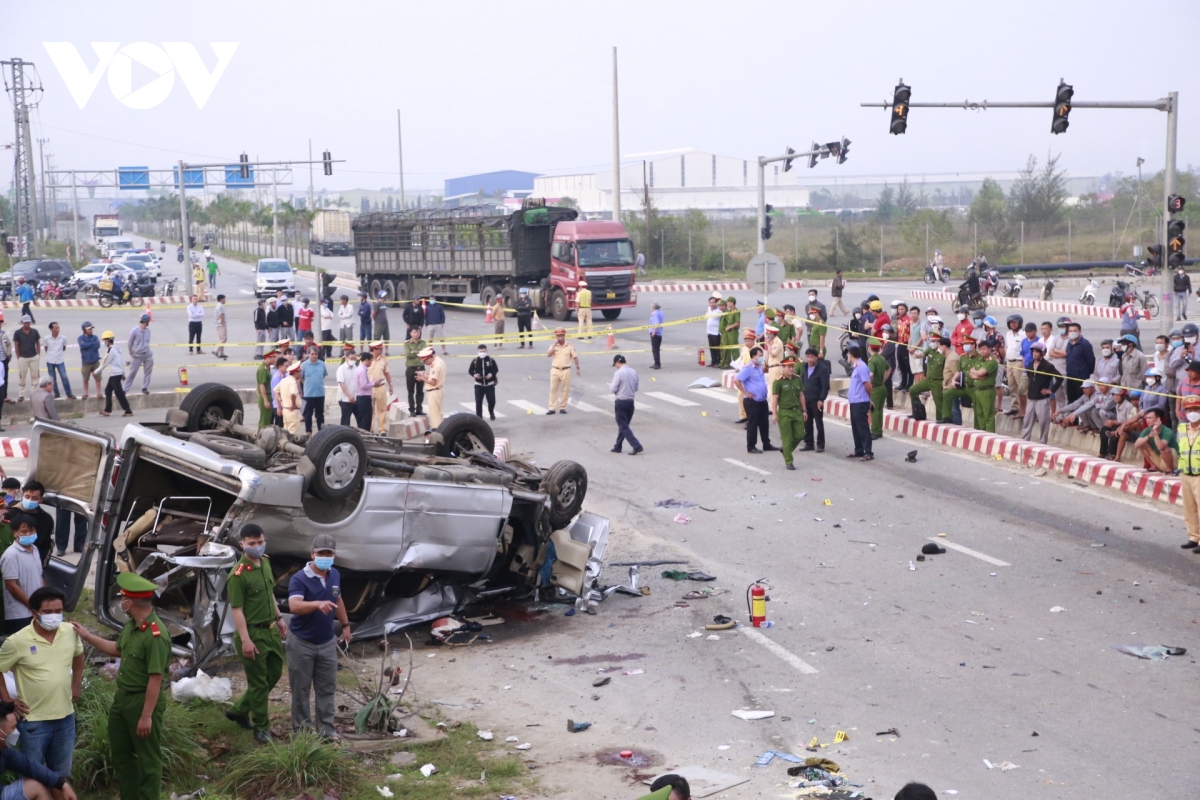 10 người đã tử vong trong vụ tai nạn giao thông nghiêm trọng tại Quảng Nam