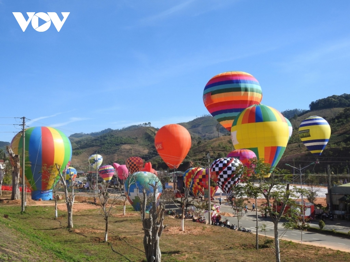 Trải nghiệm “Bay về Đại Ngàn” cùng Anh hùng Phạm Tuân