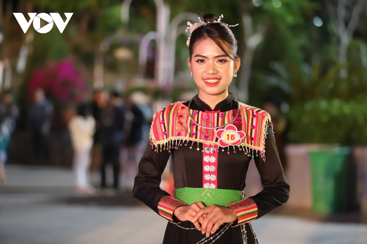 Nét đẹp trang phục truyền thống của phụ nữ Thái Sơn La