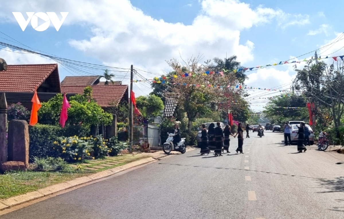 Buôn làng rộn ràng cùng Lễ hội cà phê ở Đắk Lắk