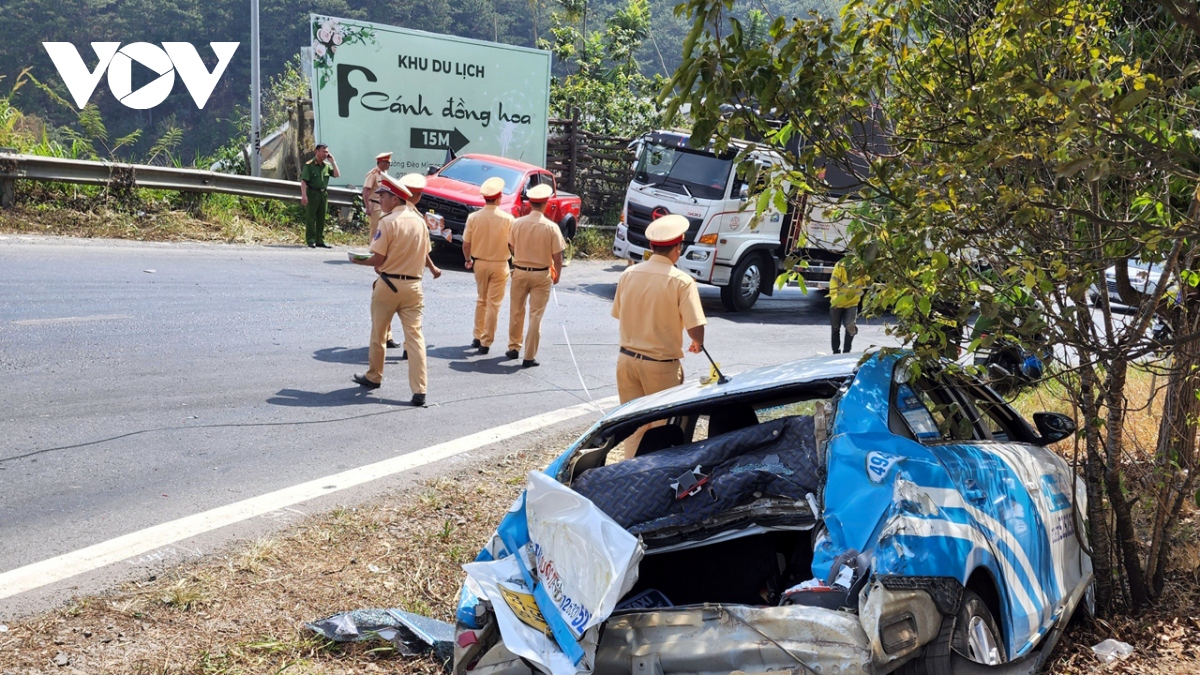 Clip xe tải gây tai nạn liên hoàn trên đèo Mimosa Đà Lạt