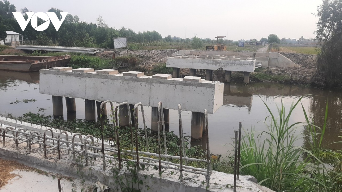 UBND tỉnh Tiền Giang giải quyết việc người dân ngăn cản không cho xây cầu