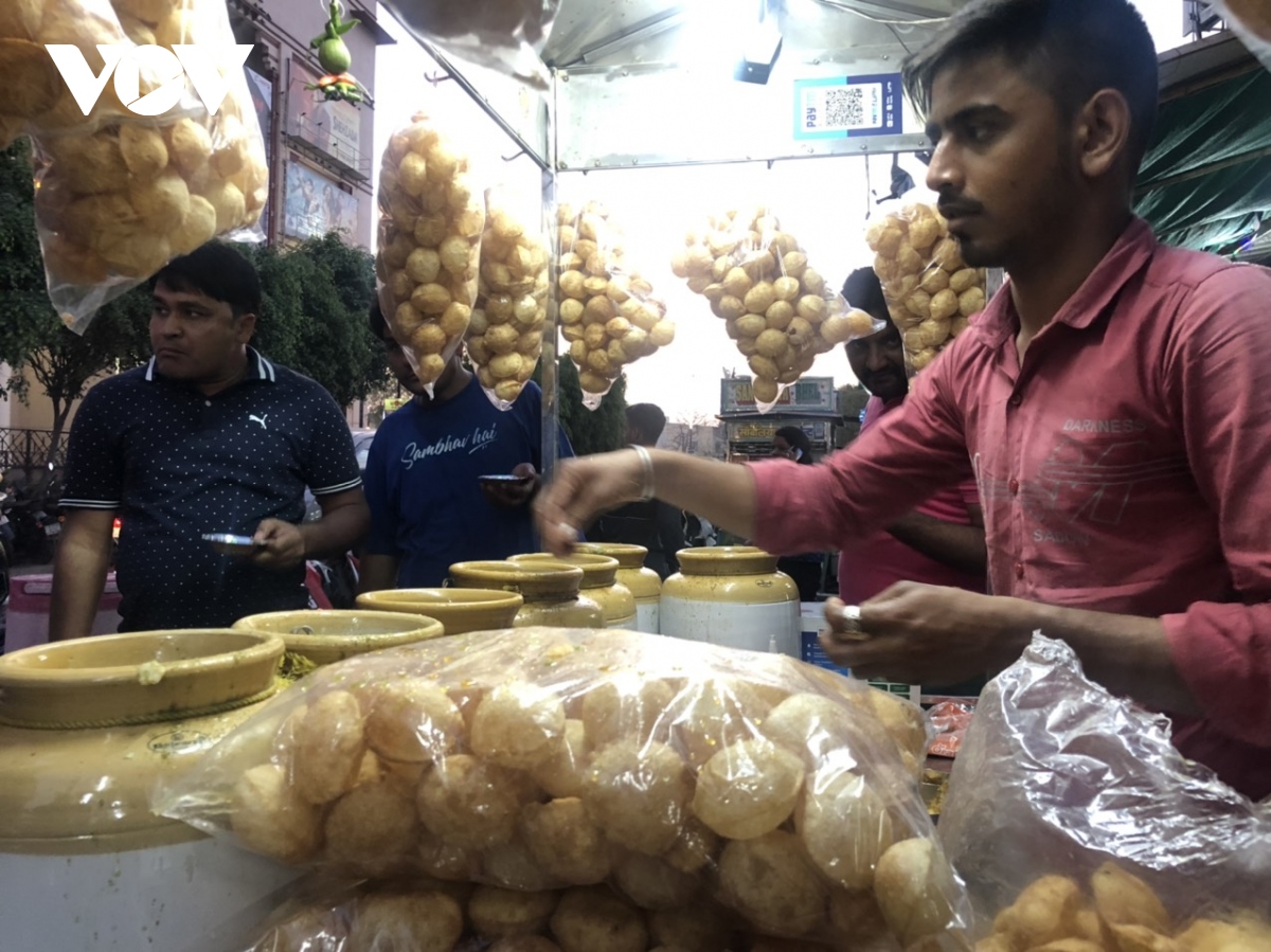 Độc đáo món ăn đường phố vạn người mê ở Ấn Độ